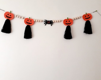 Jack o Lantern Felt and Tassel Halloween Mantel Decor, Tassel and Bead Garland, Halloween Bunting, Spooky Spider Hanging