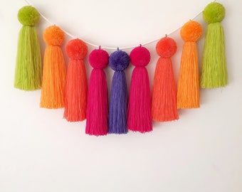 Boho Pompom Tassel Garland: Colorful Acrylic Yarn Wall Hanging