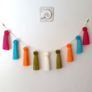 Rainbow Yarn Tassel Garland: Colorful Pom Pom Wall Hanging