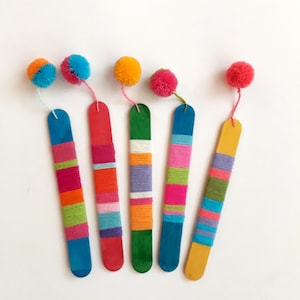 Pom Pom Bookmark, Book Accessories Gift for Teachers and Book Lovers, Librarian Gift, Page Marker, Pom Pom Accessories, Handmade Stationery