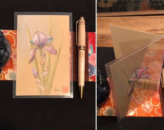 Cartes florales L’iris, dessinées à la main sur papier kraft, livrées avec enveloppe.