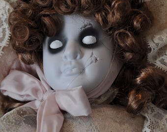 Bambola horror in porcellana spaventosa e inquietante - Bethany