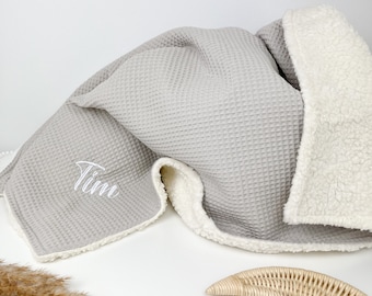 Flauschige Kuscheldecke / Babydecke Winterdecke aus Waffelpique und Teddyplüsch personalisiert mit Name