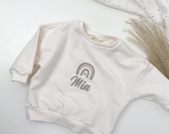 Baby Sweatshirt personalisiert mit Name Regenbogen