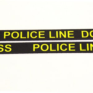 Police Line - Do Not Cross (zwart) bedrukte nekkoordsleutelkoord 15 mm