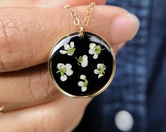Collar de flores de Alyssum blanco / Collar relleno de oro de 14k / Regalo para ella