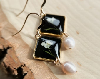 Pendientes colgantes de Alyssum en blanco y negro / Pepita de perla / Estilo vintage / Regalo para ella