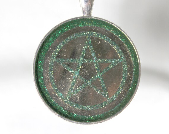 Wiccan Green Pentagram Spring Life 30mm Round Resin Foil Pendant - Sparkling Holographic Smooth Inlay
