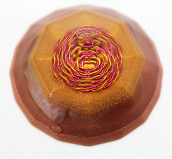 Red and Yellow Spiral Spectrum Harmonizer Retune your environment - Balance the minor key harmony in your office Quartz and Golden Mica