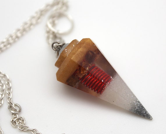 Handmade Pendulum for Spiritual divination Red Coil Gem Spessartine Garnet Ring UV Glow in the Dark Center - Classic Shape