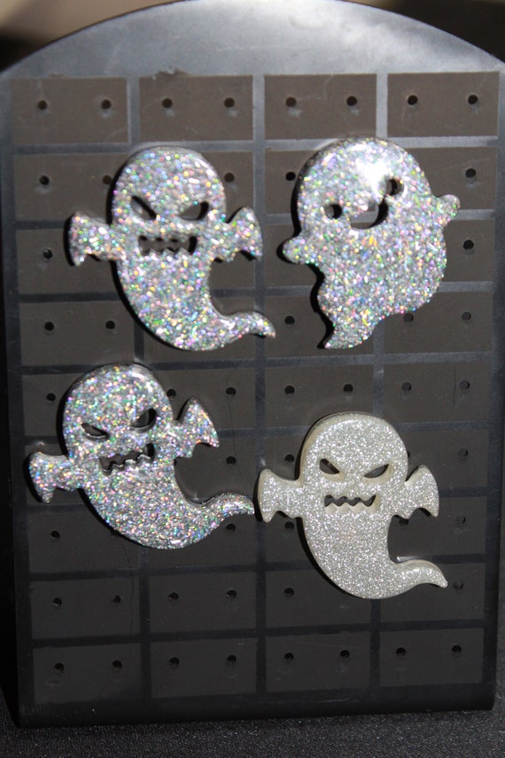 Wholesale Pinbacks - Super Spooky! - 4 Ghost Pins - One Low Price! 1 inch pin - Resin Colorful Decorative Accessories!