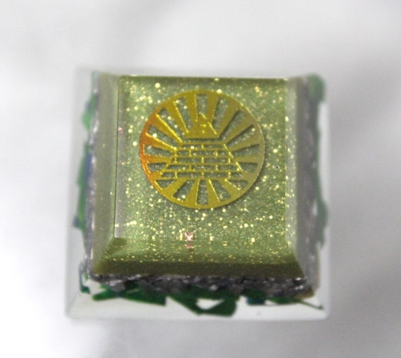 Mini Altar Illuminati EMF Microwave Jammer - Green Sparkle Gem for your Desktop or Pocket