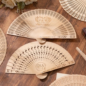 10 STÜCKE Benutzerdefinierte Handfächer, Massenhochzeits-Gastgeschenke, hölzerner Hochzeitsfächer, Hochzeitsgastgeschenke, Hochzeitsbevorzugungsfächer, hölzerner Handfächer, Geschenke, Geschenke für Frau