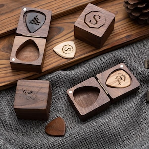 Personalized Wooden Guitar Picks Box,Guitar Plectrum Case Organizer,Personalized Guitar Pick Holder Storage,Gift for Guitarist Musician,Gift