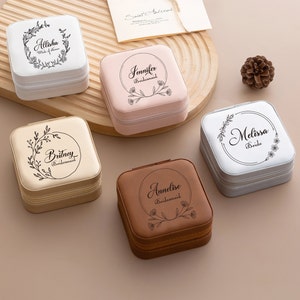 Joyero con nombre personalizado, regalo de flores de nacimiento, estuche de viaje para joyas, regalo para dama de honor, despedida de soltera, regalo para mejor amiga, regalo de agradecimiento.