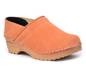 women's closed back clogs