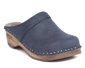 navy blue clogs