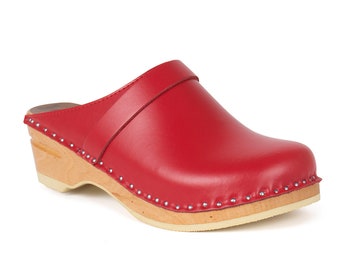 wide width wooden clogs