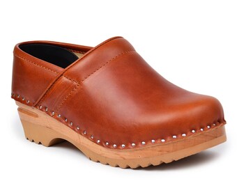 closed back swedish clogs
