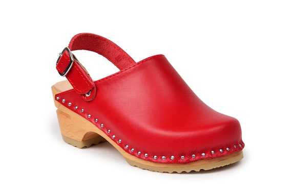 red clog sandals