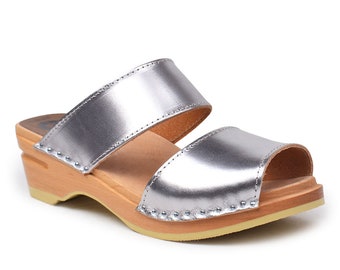 Swedish Classic Open Toe Clog Sandals / Karin Silver Metallic Clogs / Troentorp Comfy Leather Clogs / Two Strap Summer Clogs / Size 42