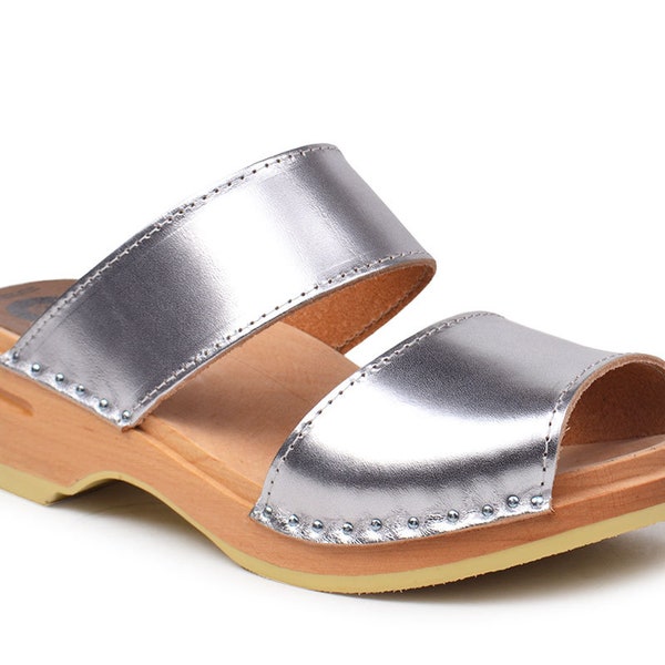 Swedish Classic Open Toe Clog Sandals / Karin Silver Metallic Clogs / Troentorp Comfy Leather Clogs / Two Strap Summer Clogs / Size 42