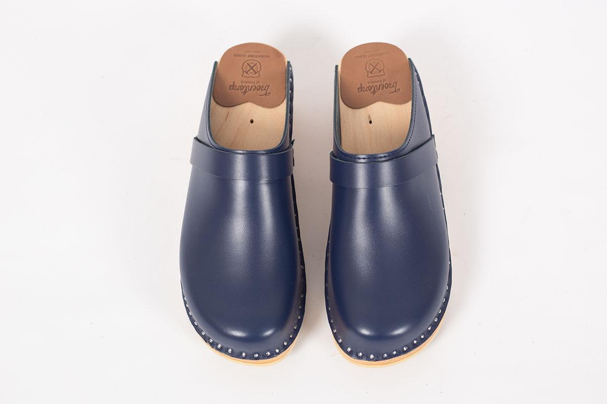 Navy Clogs, Dark Blue Wooden Clogs, Swedish Clogs for Women and Men, Bastad Troentorp, Handmade Leather Clogs, Classic Mules, Da Vinci Blue - Etsy Navy Clogs, Dark Blue Wooden Clogs, Swedish Clogs for Women and Men, Bastad Troentorp, Handmade Leather Clogs, Classic Mules, Da Vinci Blue - Etsy