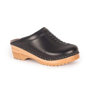 Braided Black Leather Clogs: Vintage Style Wooden Heel Mules