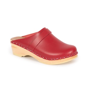 Sabots en cuir rouges : mules en bois suédoises faites main, Troentorp Bastad