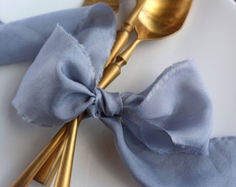Seidenband von Hand gefärbt, 100 % SILK, staubige blaue Hochzeit Band Einladung, Seidenbänder für Brautsträuße, Geschenkverpackung