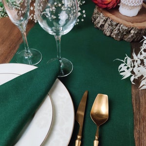 Runner da tavolo in viscosa di lino verde scuro Decorazioni per la casa, runner da tavolo natalizio. Tovaglia per decorazioni natalizie, decorazioni per la tavola di nozze runner da tavola personalizzate