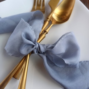 Nastro di seta tinttato a mano, 100% SILK, Dusty blu invito nastro di nozze, nastri di seta per mazzi da sposa, confezione regalo