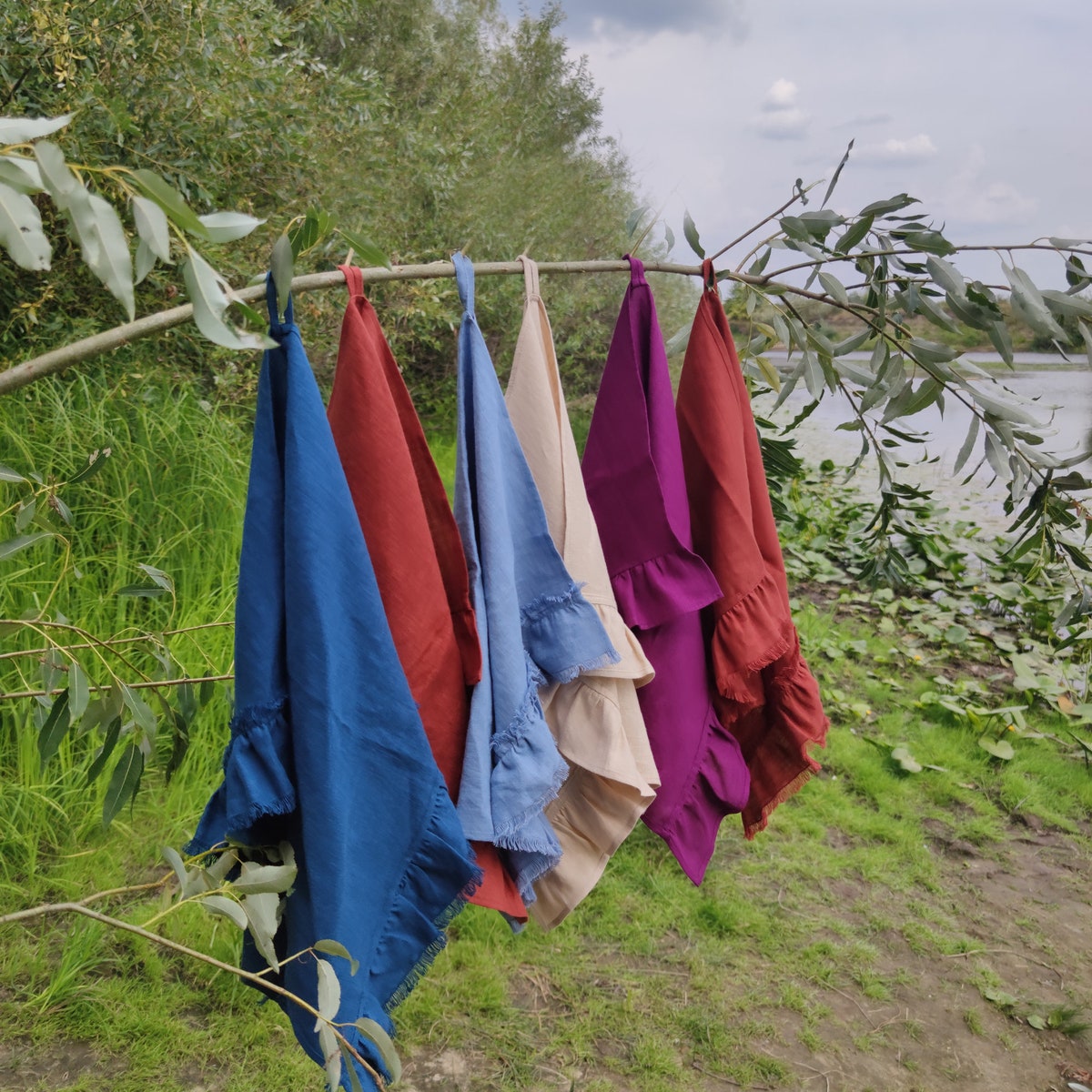 Ruffled Linen Tea Towel, Dusty Pink size 45 by 64
