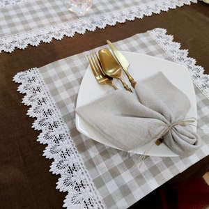 Leinen Tischset 2er, 4er, 8er, 10er Set, Geschenk zur Hauseinweihung, Leinen Tischset kariert | mit Spitze gestreift.