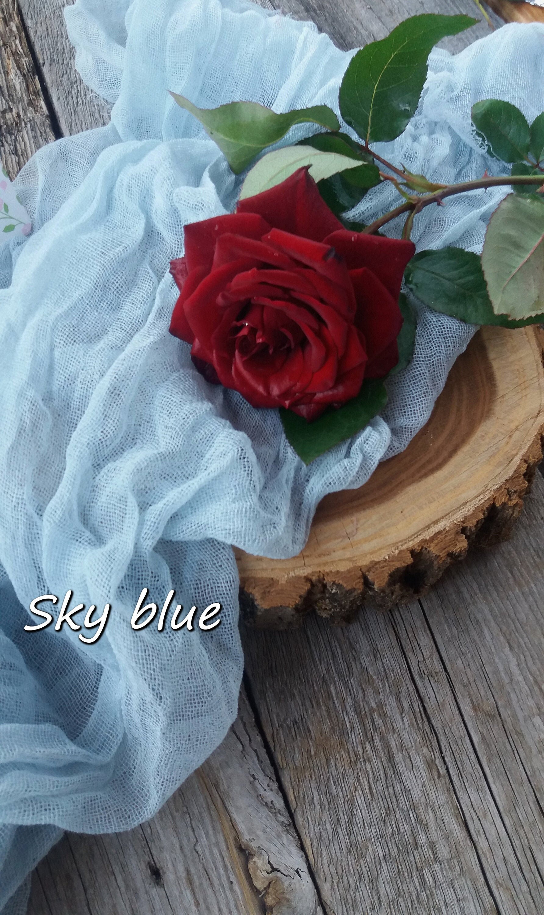 Chemin de Table en gaze – Bleu clair (60x400cm) – Mon Joli Mariage