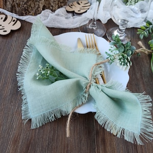 Serviettes de mariage - Serviettes de table en lin vert sauge lavé pour décoration de ferme rustique, serviettes de table en tissu personnalisées, options en vrac de serviettes de cocktail