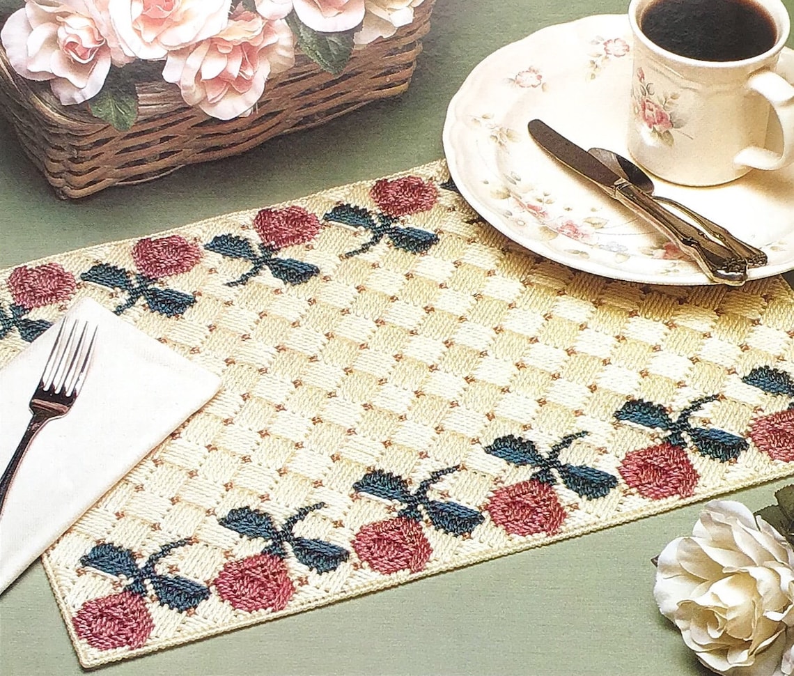 Placemat Vintage Plastic Canvas Pretty Roses Place Mat Digital - Etsy