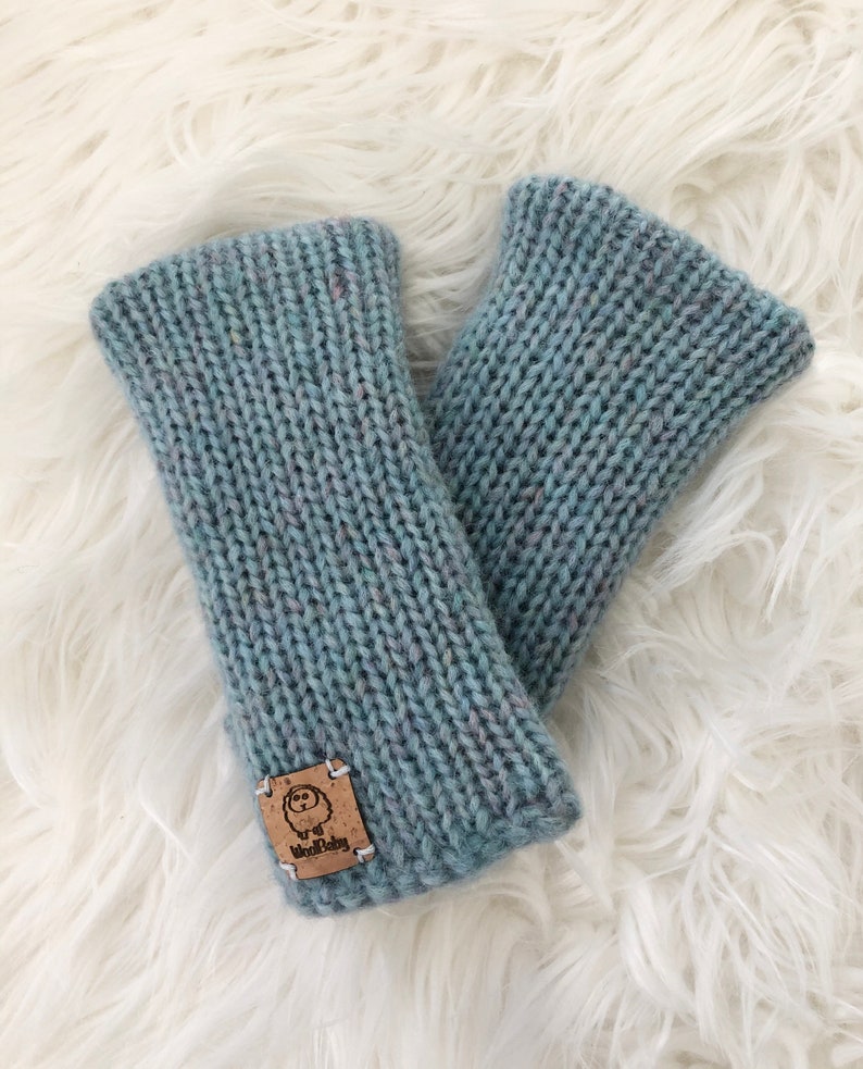 knitted baby carrier