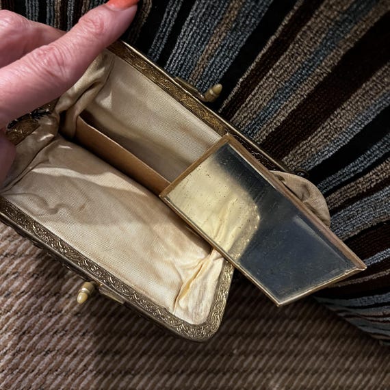 Victorian Coin Purse - image 2