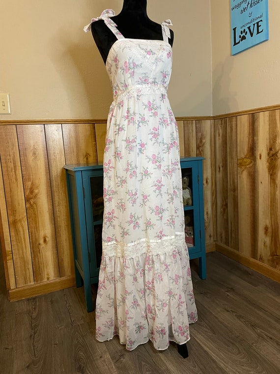 Vintage 1970S Floral Print Spring/Summer Maxi Dre… - image 1