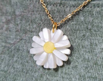 Daisy Pendant, Summer Daisy Necklace, Flower Jewellery, Laser-Cut Acrylic Jewellery