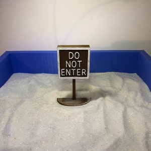Sandtray Miniature Sign &quot;DO NOT ENTER&quot;