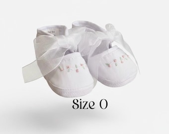 Size 0 Newborn Embroidered rosebud Organza Bow Shoes Booties