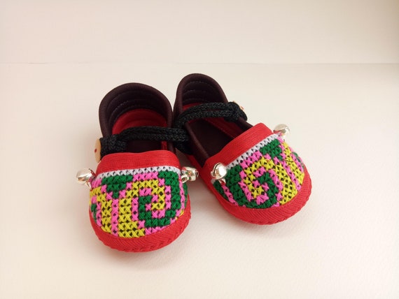 born baby shoes