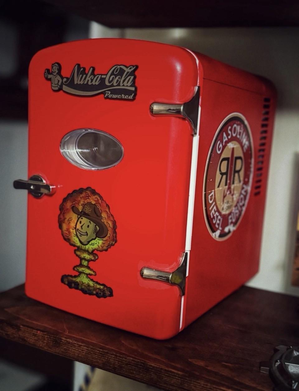 Fallout ヌカ・コーラ ミニ冷蔵庫（ダメージあり） - Etsy 日本