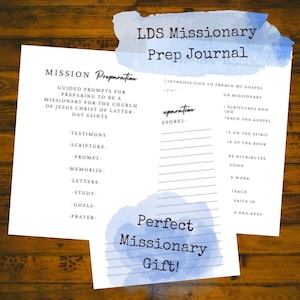 Puede incluir: Dos páginas de un diario de preparación con el texto "LDS Missionary Prep Journal". La página izquierda enumera indicaciones para la preparación de la misión, incluyendo testimonio, escritura y metas. La página derecha incluye indicaciones para predicar el evangelio. La parte inferior de la página tiene el texto "Perfect Missionary Gift!"