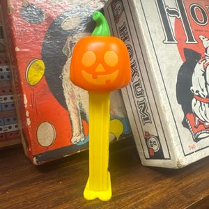 Halloween Pez Despenser - Vintage Pez Dispenser- Vintage Toys - Pez Collection - Halloween Pumpkin Pez - 2018 Pez - Collectable