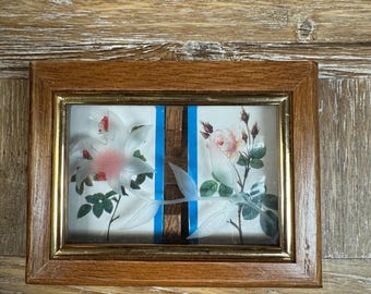 Baraja de cartas vintage con diseño floral: dos barajas en caja de madera.