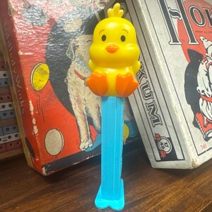 Vintage Easter PEZ dispenser - Vintage Candy - Vintage Toys - Pez Collector - 2019 Pez - Chick Pez Collector