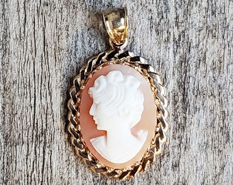 Vintage 14K Cameo Pendant